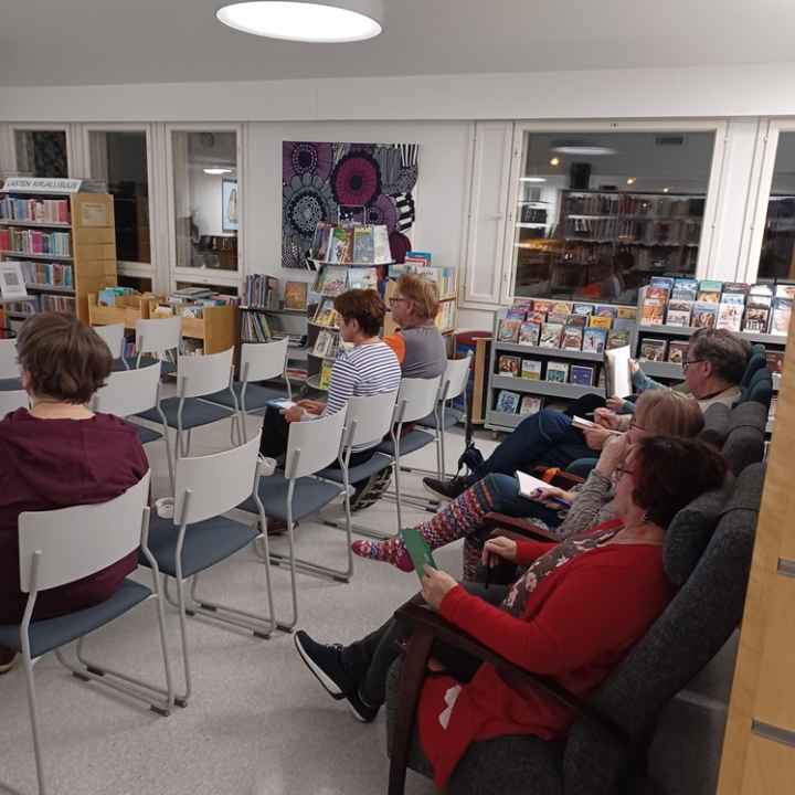 Tietoisesta läsnäolosta tasapainoa arkeen -valmentava luento.