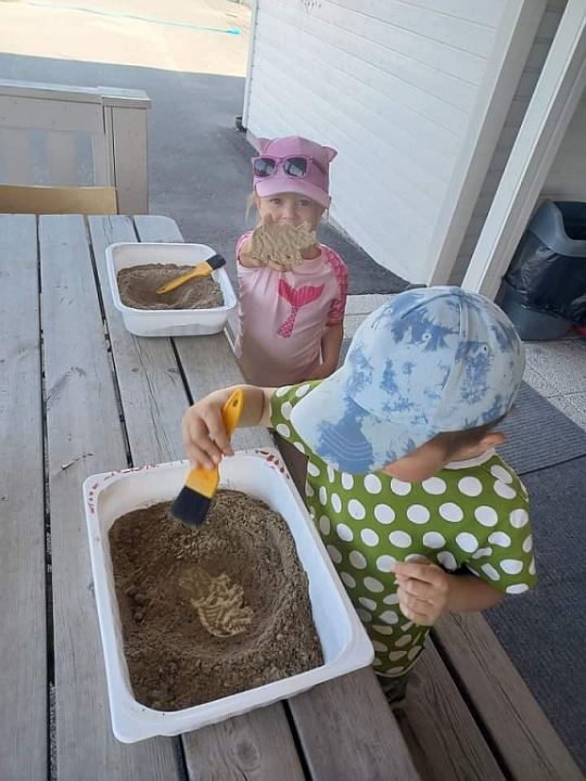 Varovasti, ettei luut mene rikki!