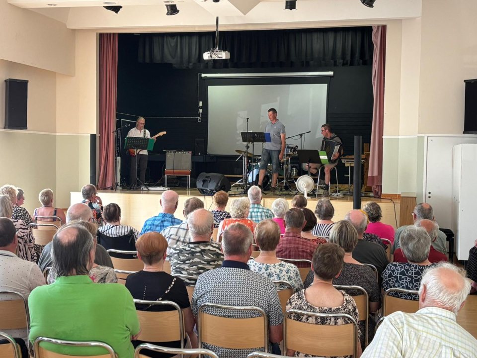 Kesäillan konsertti Rientolassa.