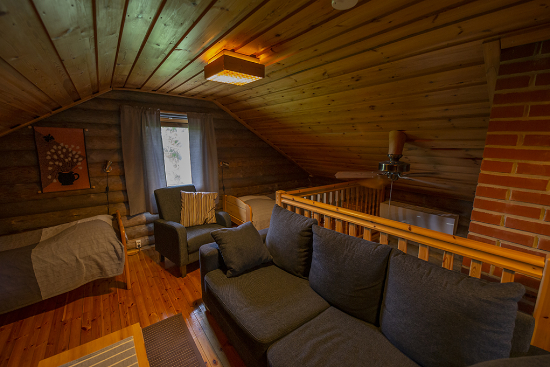 rantamökin yläkerta.