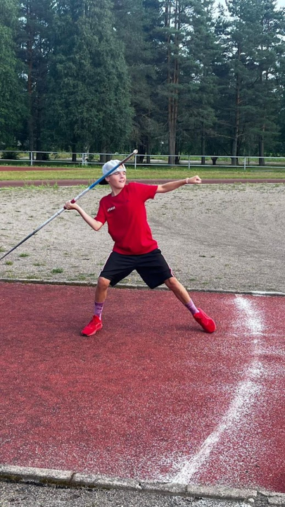keihäänheittoa