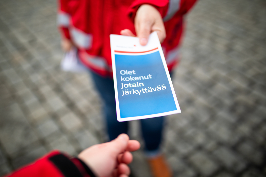 Kun kriisi koskettaa, apu löytyy läheltä. Kotimaan apu tukee ihmisiä eri elämäntilanteissa.