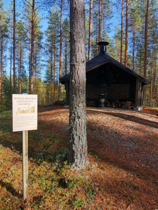 Koulumatkaa kuljettiin muinoin Leppäahosta Oikarille