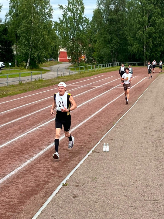 Jari Hakola osoitti huikeaa sitkeyttä ja kuntoa – hän kellotti Kyky‑kierroksella peräti 50 kierrosta, päivän kovimman suorituksen.