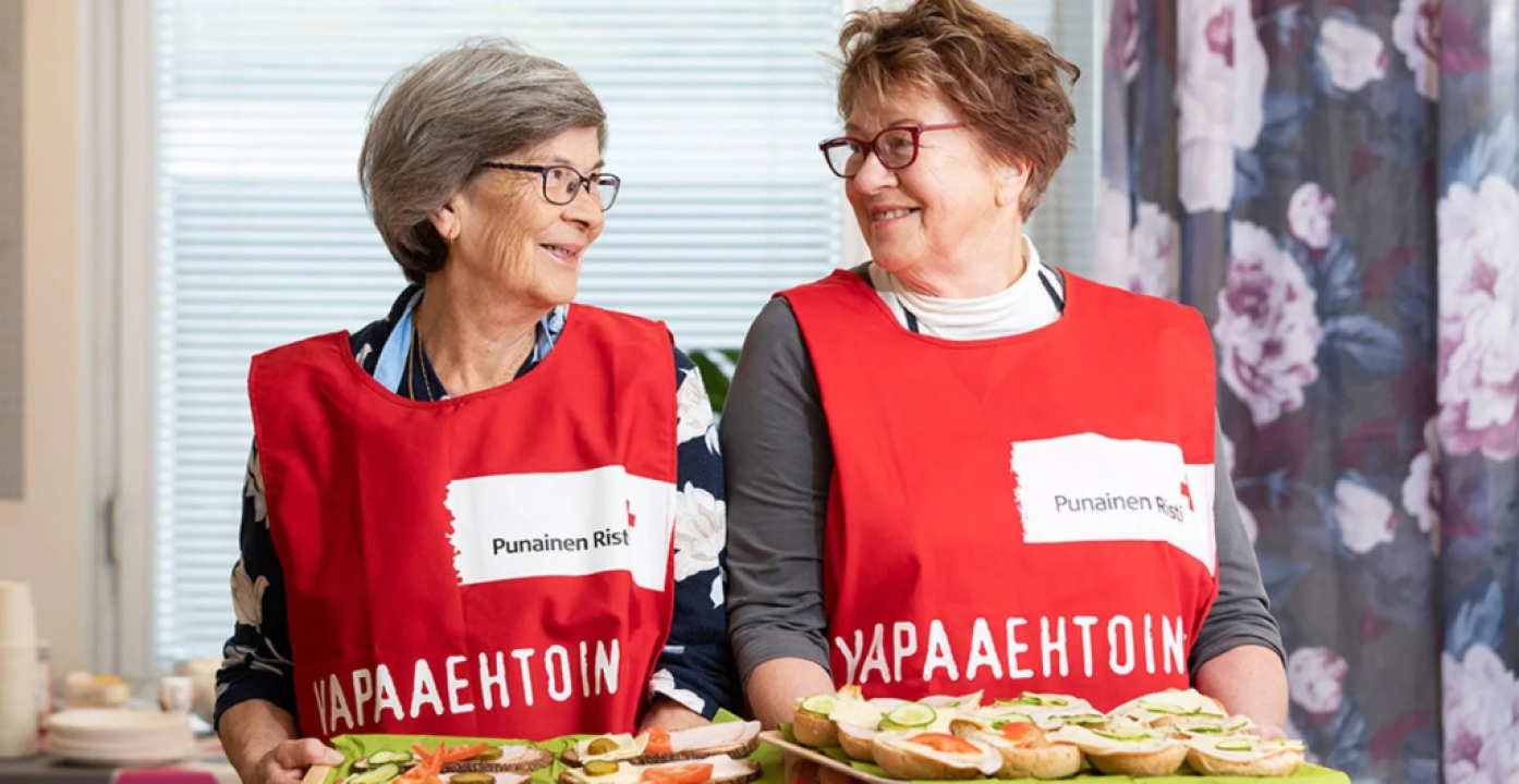 kaksi vapaaehtoista