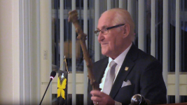 Perhon sauvan luovutus kunnanjohtajalle.